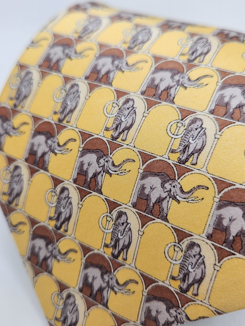 VINTAGE 100% Thai Silk Yellow Elephant Print Men's Tie Made in Thailand
